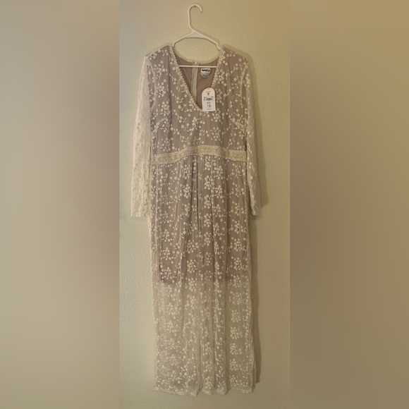 ARULA Dresses & Skirts - Arula cream floral lace nude underlay maxi dress wedding formal shower NEW